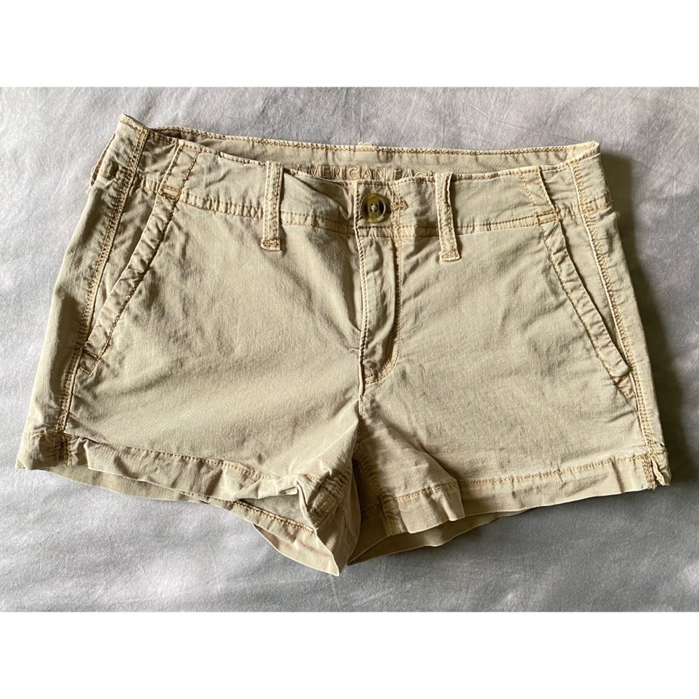 NWOT AE Khaki Shorties